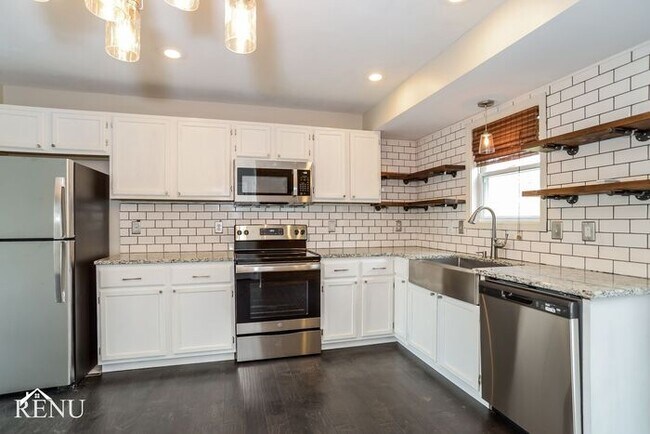 Building Photo - 8120 NW 77th Ct