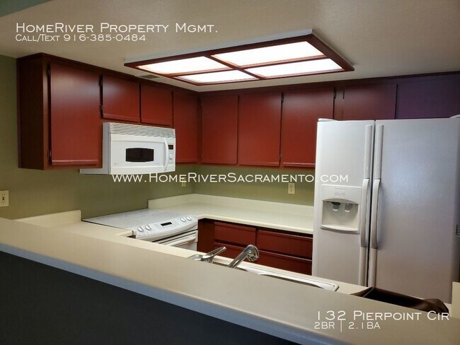 Building Photo - Adorable Townhome in Folsom!
