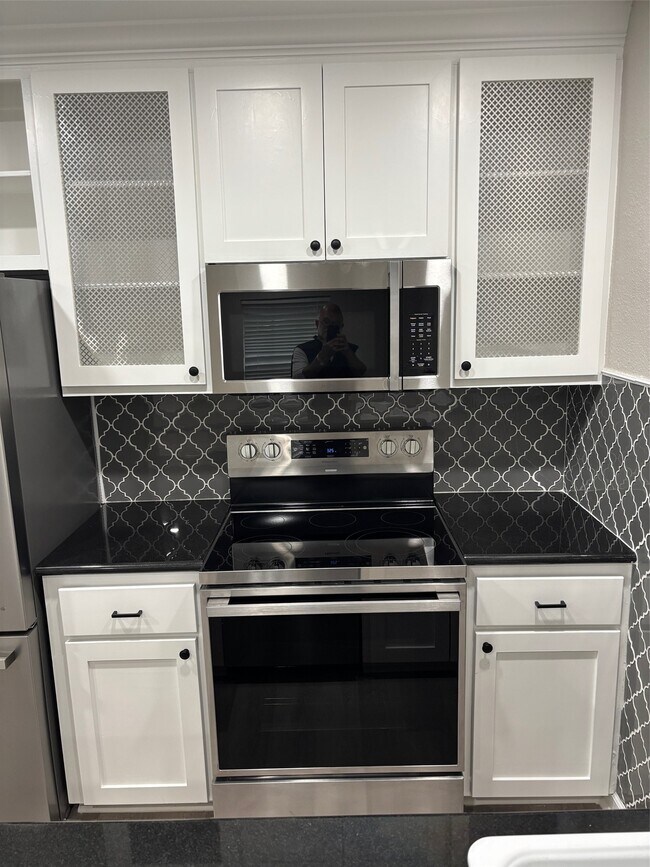 Building Photo - 9029 Gaylord Dr