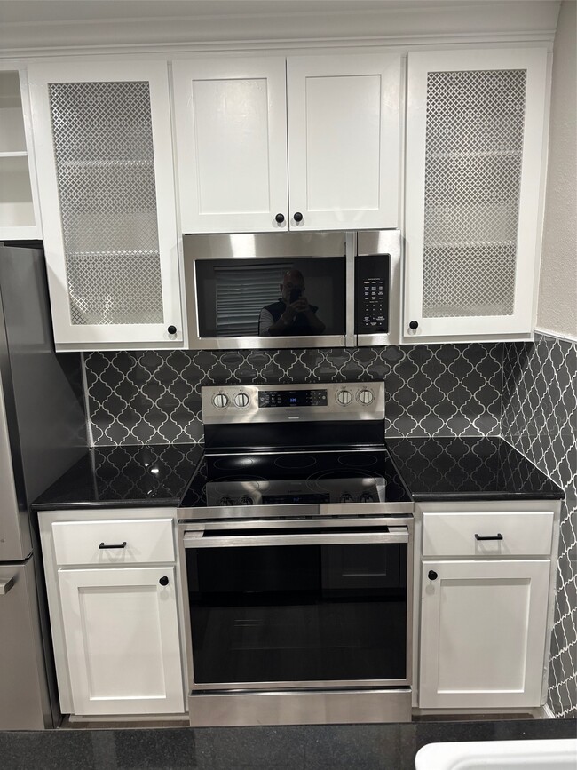 Foto del edificio - 9029 Gaylord Dr