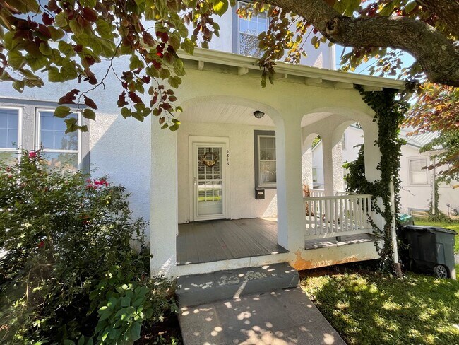 Foto del edificio - Charming House on Fontaine Ave