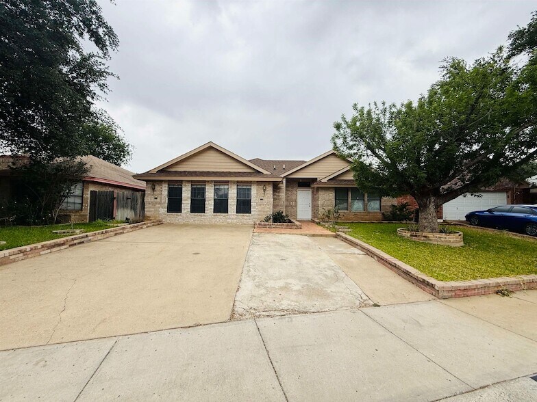 Foto principal - 1214 St Patrick Dr