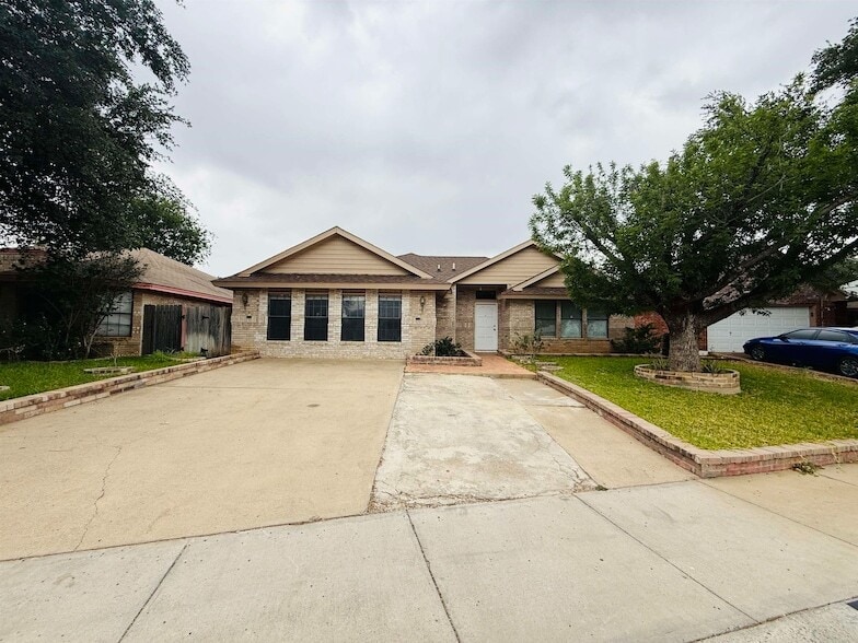 Primary Photo - 1214 St Patrick Dr