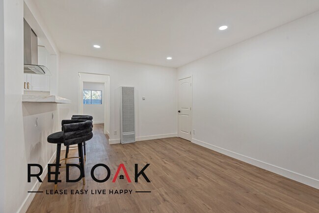 Foto del edificio - Phenomenal One Bedroom with a Stunning Kit...