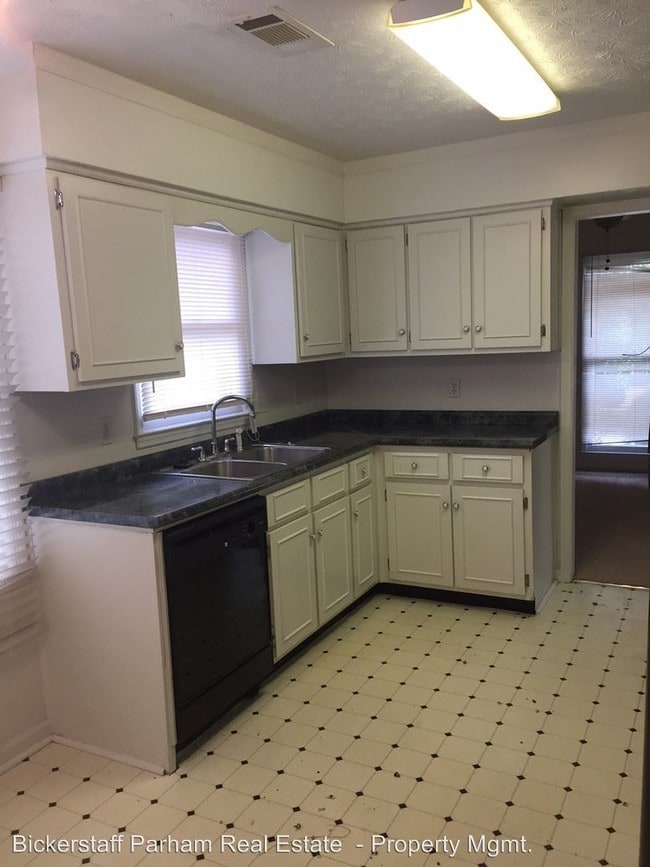 Building Photo - 3 br, 2 bath House - 5550 Cranston Drive