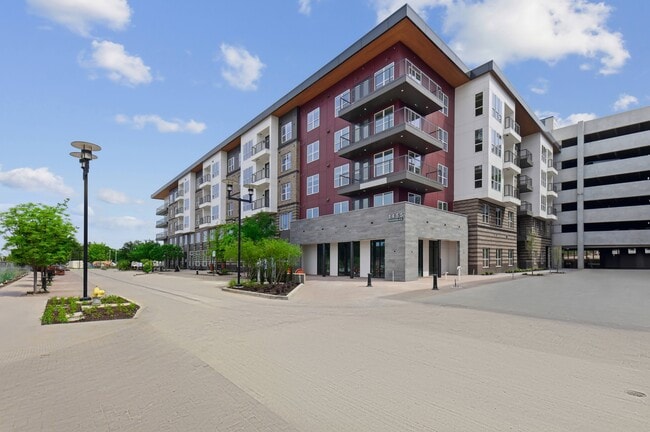 Foto del edificio - EVIVA at Trinity Mills Station