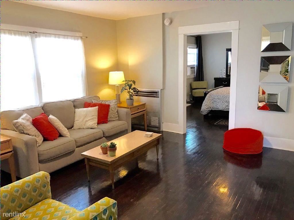 Primary Photo - 1 br, 1 bath - 391 Oak St