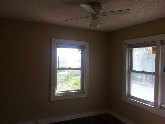 Foto del edificio - 2405 Benton Plaza