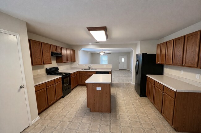 Building Photo - Summit at Bulverde Creek — 3 Bedrooms