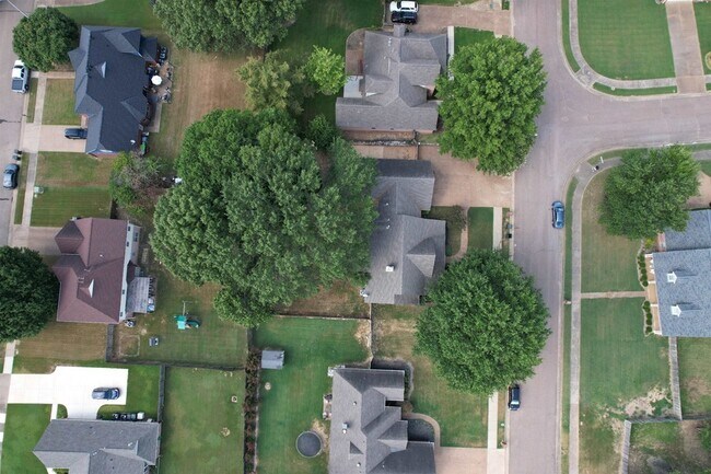 Foto del edificio - 5019 Rabbit Chase Ln