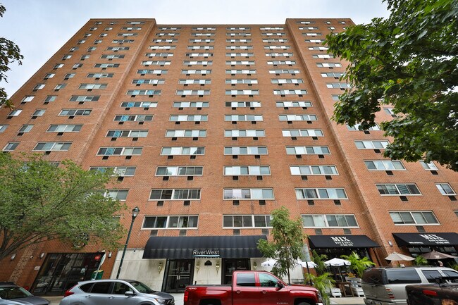 Building Photo - 2101 Chestnut St
