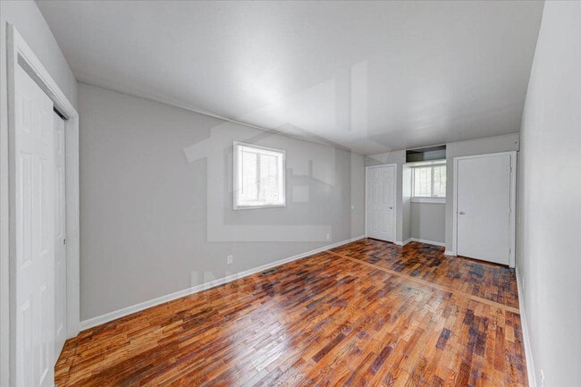 Building Photo - 3305 N Whittier Pl