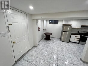 Building Photo - 5907 Ladyburn Crescent