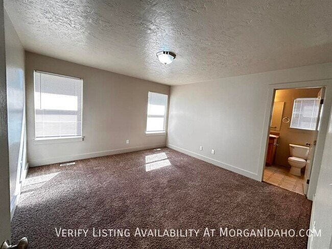 Building Photo - 2-car garage in convenient location w/ pat...