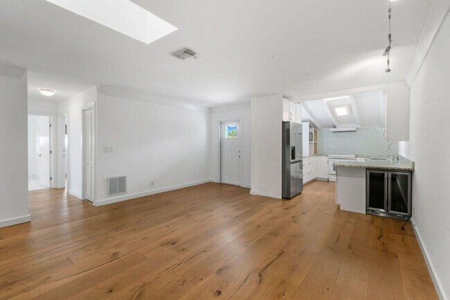 Building Photo - 1308 Arapaho St