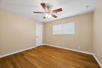 Building Photo - 15710 Thunderbay Dr