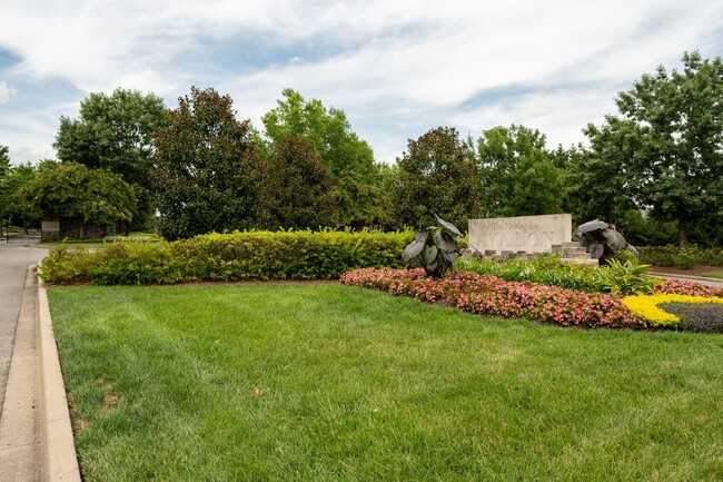 Foto del edificio - **LUXURIOUS GATED COMMUNITY IN FRANKLIN ZO...