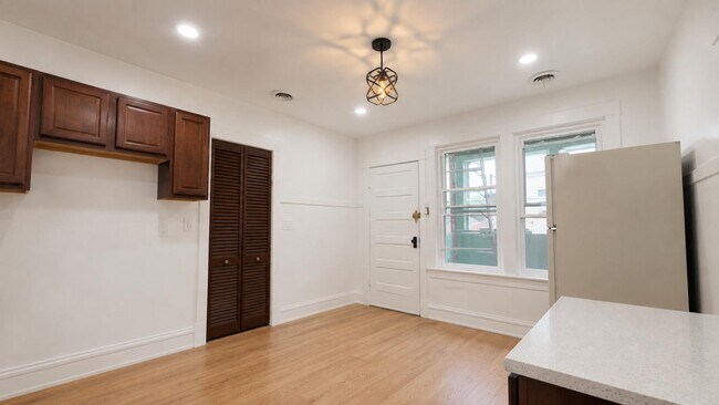Building Photo - 5311 W Berenice Ave