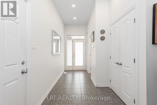 Building Photo - 181 Manorwood Cres