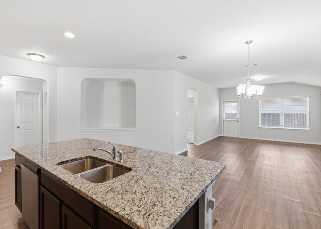 Foto del edificio - Spacious 4 Bedroom Home with Covered Patio in Red River Ranch