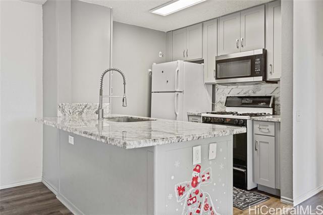 Building Photo - 91-299-299 Hanapouli Cir