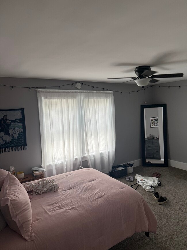 Bed Room - 1 - 229 W Caracas Ave