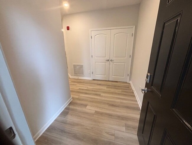Building Photo - Brand New Luxury 2 Bed/2 Bath Condo - Wate...