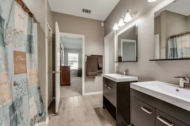 Primarily bathroom - 3608 Cottonwood Rd