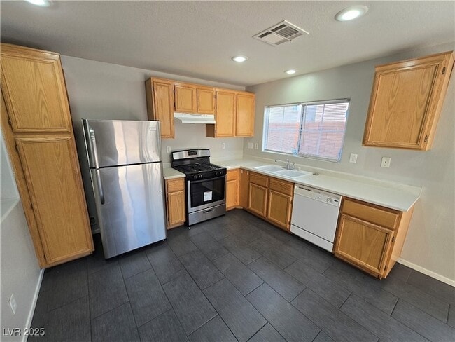 Building Photo - 11150 Ranch Valley St