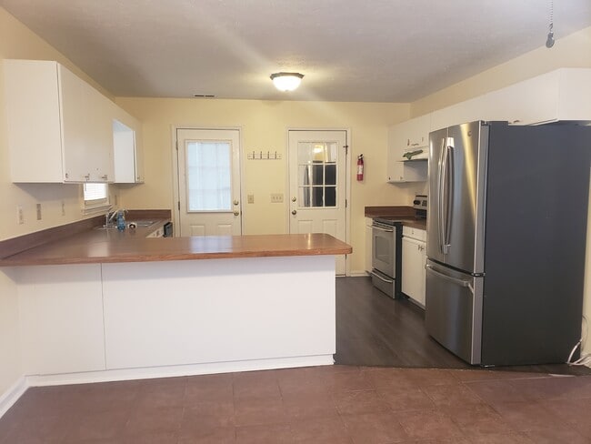 Building Photo - 334 Woodberry Cir