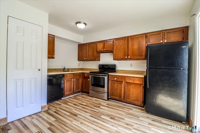 Foto del edificio - 171 Aspetuck Vlg