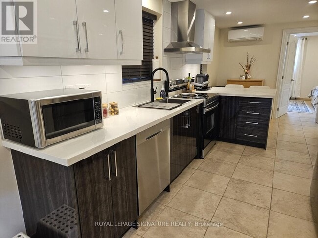 Building Photo - 35 Heman St