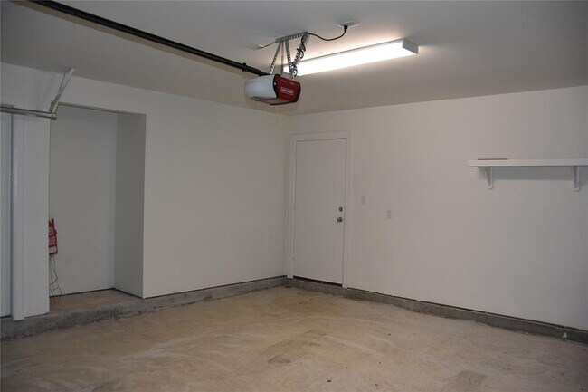 Building Photo - 8747 Bryam St