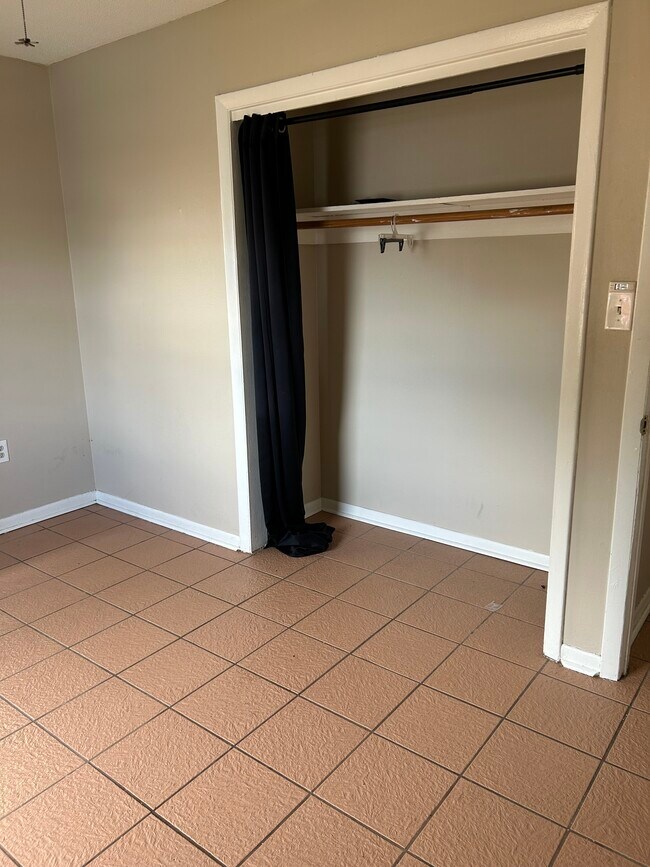 Dormitorio principal y armario - The Courtyards