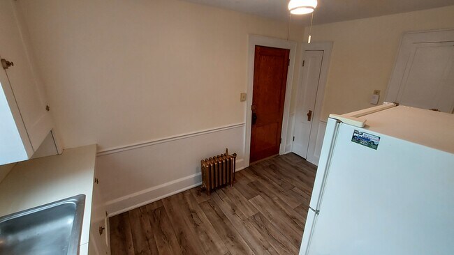 Kitchen - 1020 Washington Ave