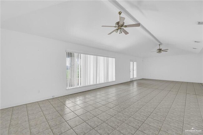 Foto del edificio - 20 Meadow Way Dr