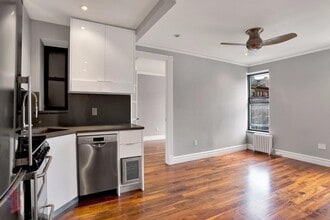 Building Photo - 1590 Lexington Ave