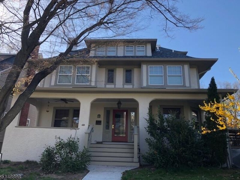 Foto principal - 132 Midland Ave
