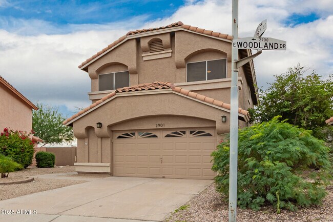 Foto del edificio - 2901 E Woodland Dr