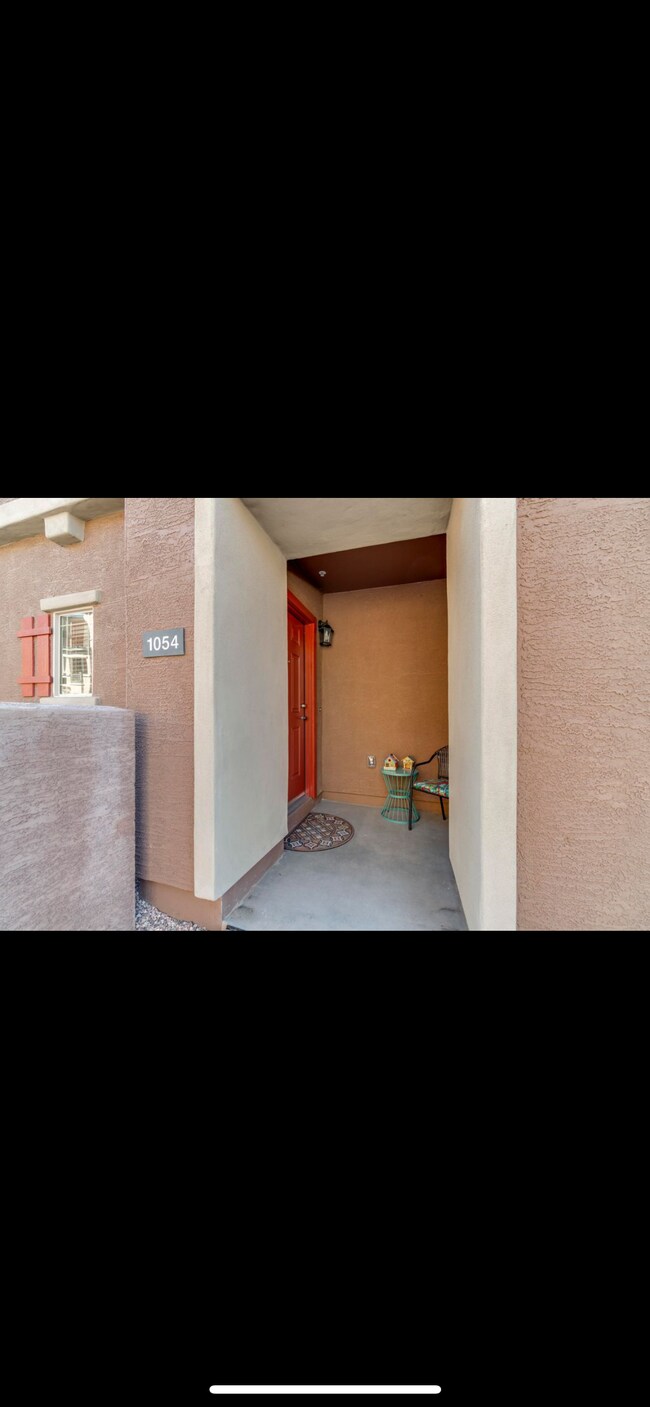 Building Photo - 240 W Juniper Ave