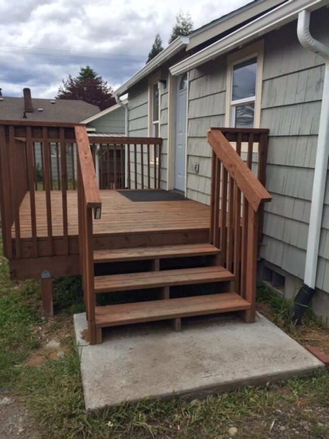 Building Photo - STATUS: AVAILABLE | R118H |