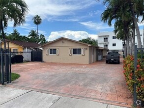Building Photo - 2415 NW 18th Terrace