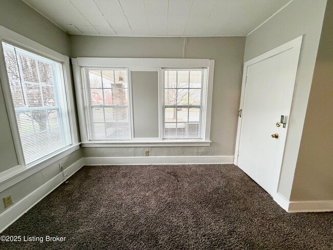 Building Photo - 1836 Algonquin Pkwy