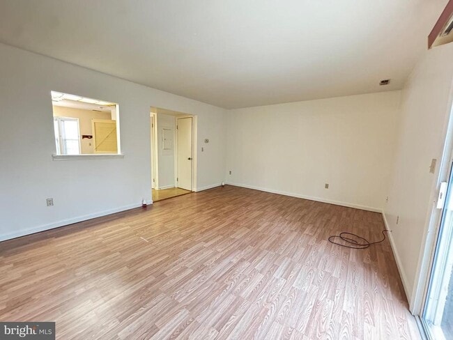 Building Photo - 16136 Clarence Ct