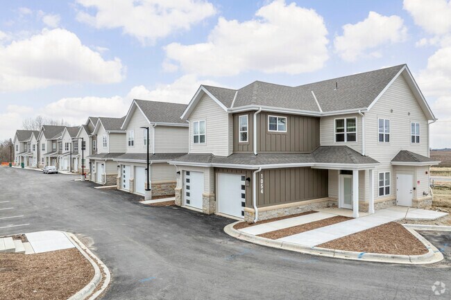 Foto del edificio - Sky Ridge Senior Apartments and Townhomes