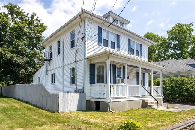 Building Photo - 291 Maple Ave
