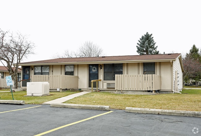 Building Photo - Foxton Apartments