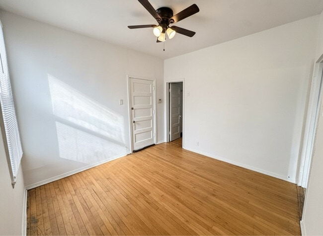 Building Photo - 2908 N Springfield Ave