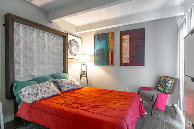1 habitación, 1 baño - 734 pies cuadrados - Dormitorio - The Pearl at Midtown