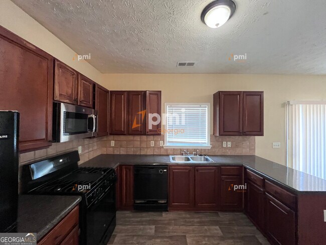 Foto del edificio - 7151 Flagstone Pl
